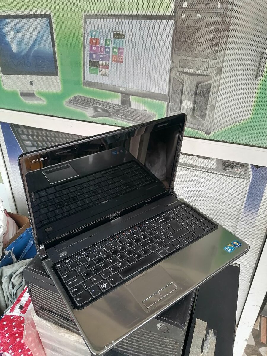 DELL INSPIRON 1564
