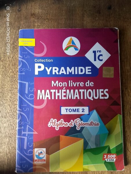 Livre de Mathématiques Pyramid