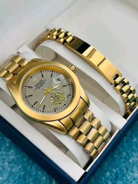 Montre élégante avec bracelet