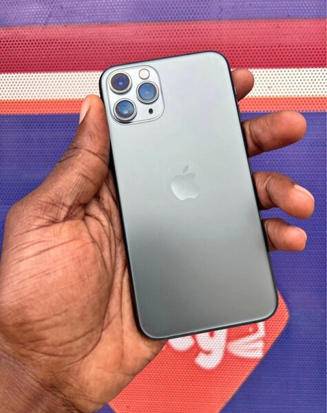 iPhone 11 Pro Max Gris Sidéral
