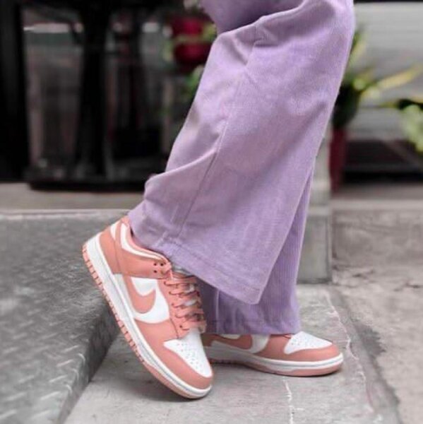 Baskets Nike sb roses en cuir