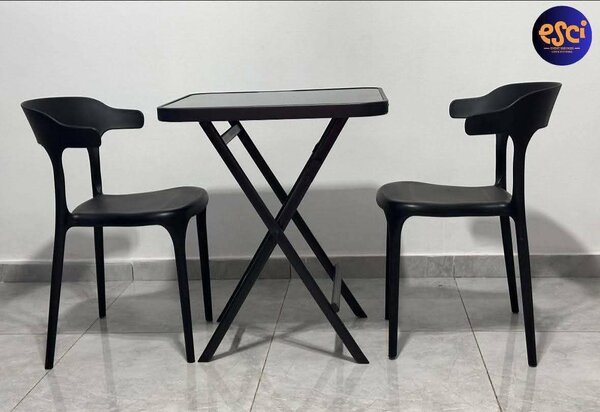 Ensemble table et chaises moderne