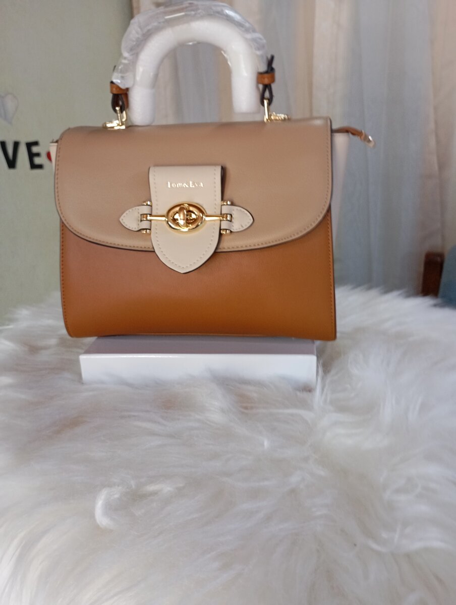 Sac à main élégant camel