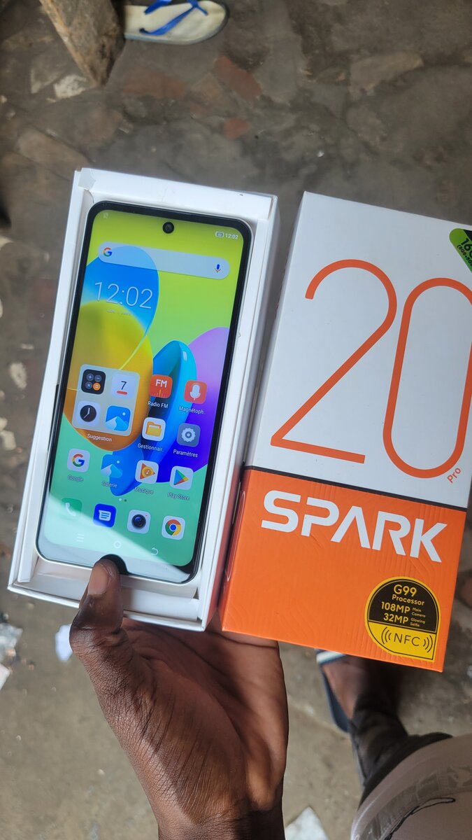 TECNO SPARK 20 PRO 256GB 16GB RAM PREMIÈRE COPIE DUBAÏ