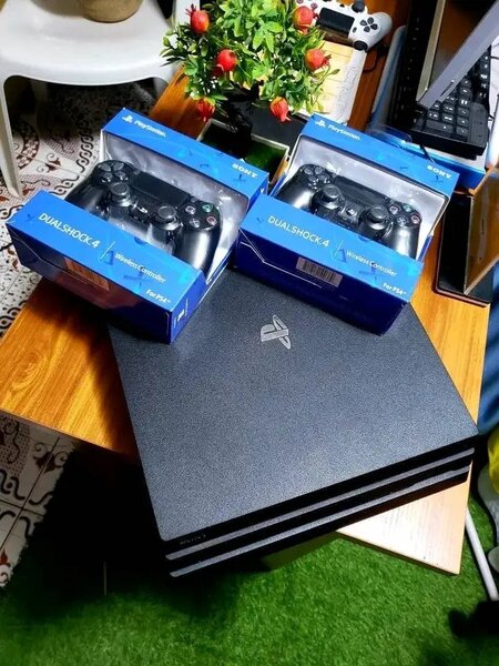 Console Sony avec Manettes