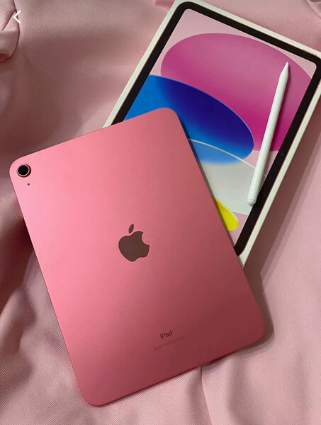 iPad coloré avec stylet.