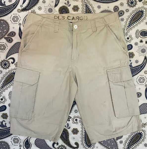 Cargo shorts Size: W32