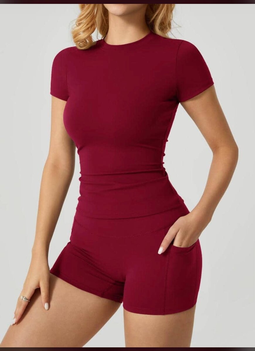 Ensemble sport femme élégant