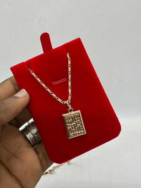 Collier pendentif rectangulaire