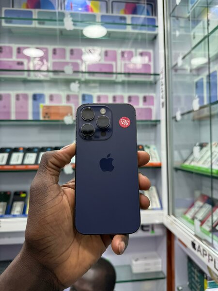 14 pro 128 Go batterie 87%