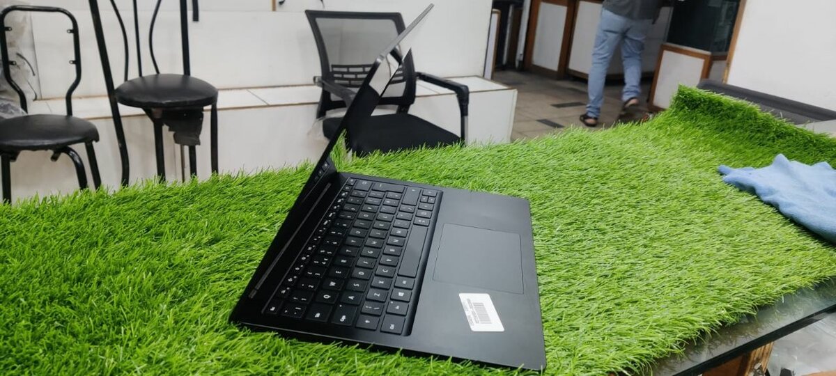 Surface laptop 3 i5 10th gen