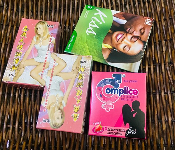 6 préservatifs + 2 lubrifiants