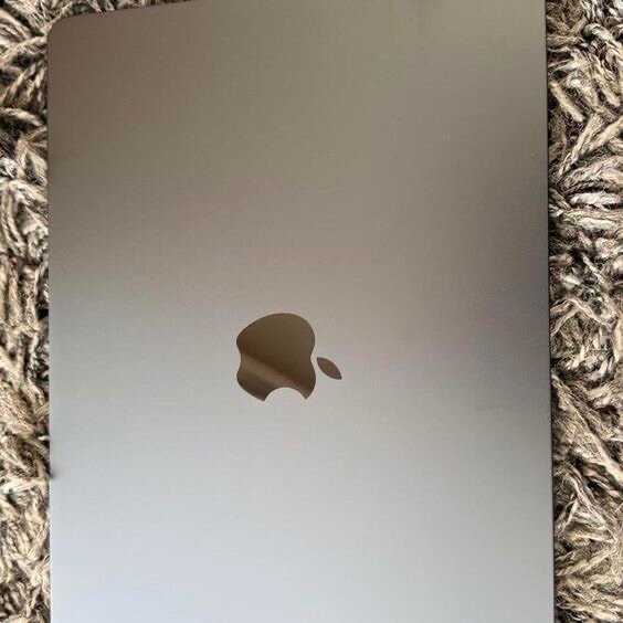 Apple computer laptop