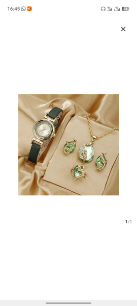 Ensemble Montre et Bijoux Éclatants