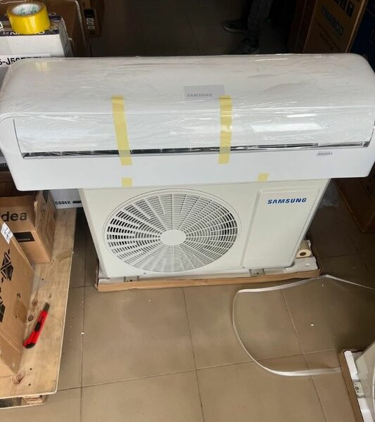 2.5HP SAMSUNG AIR CONDITIONER