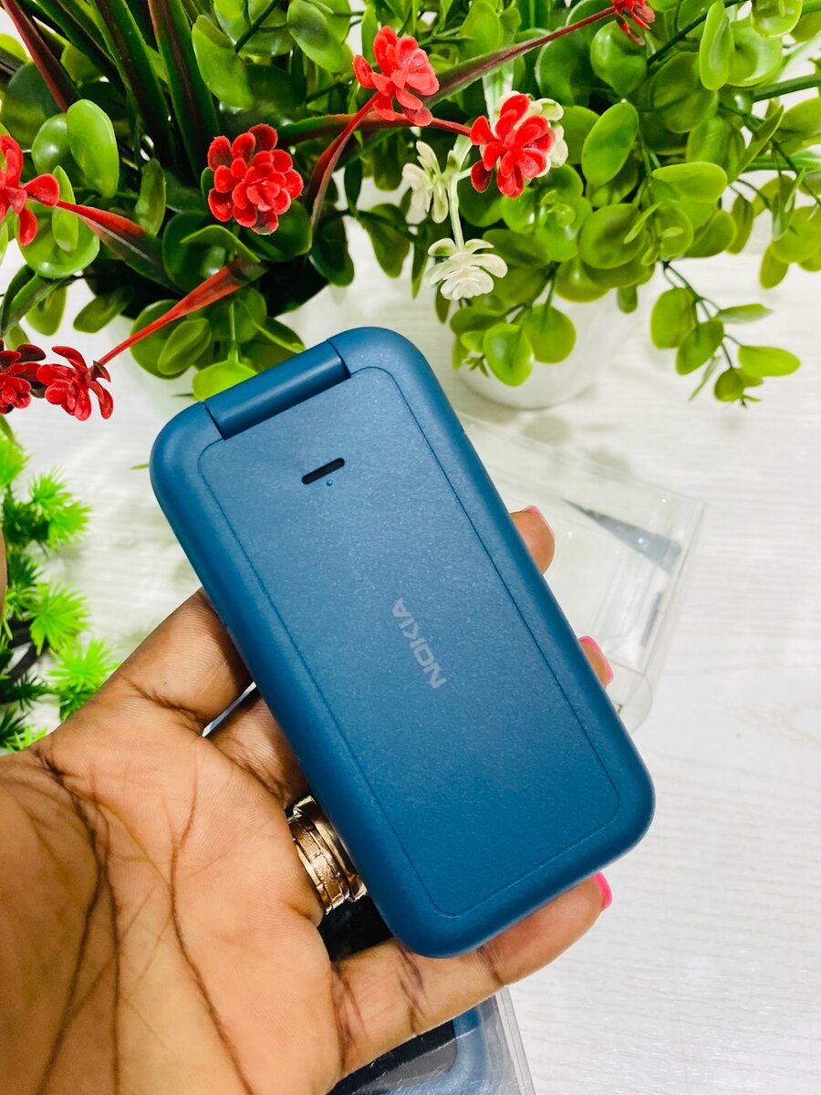 Nokia 2660 flip 2G. Blue