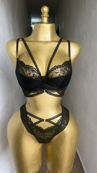 Ensemble lingerie dentelle noire
