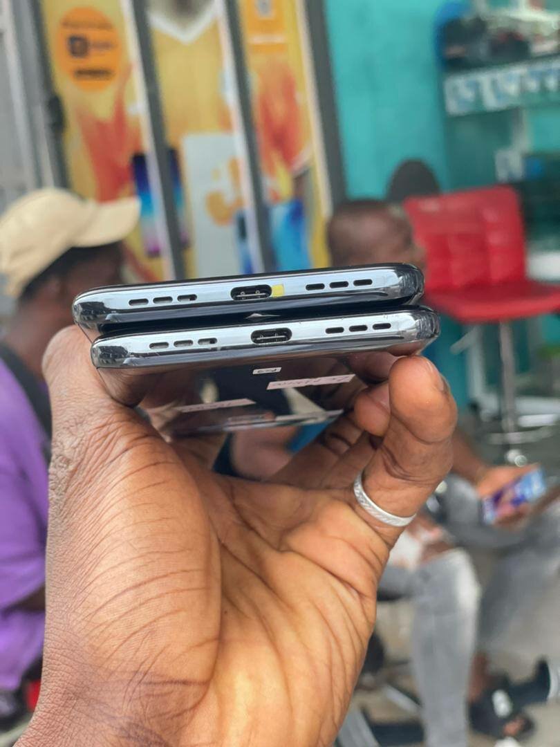 TCL 10 5G UW 128GIGA/6GIGA RAM AUTHENTIQUE QUASI NEUF