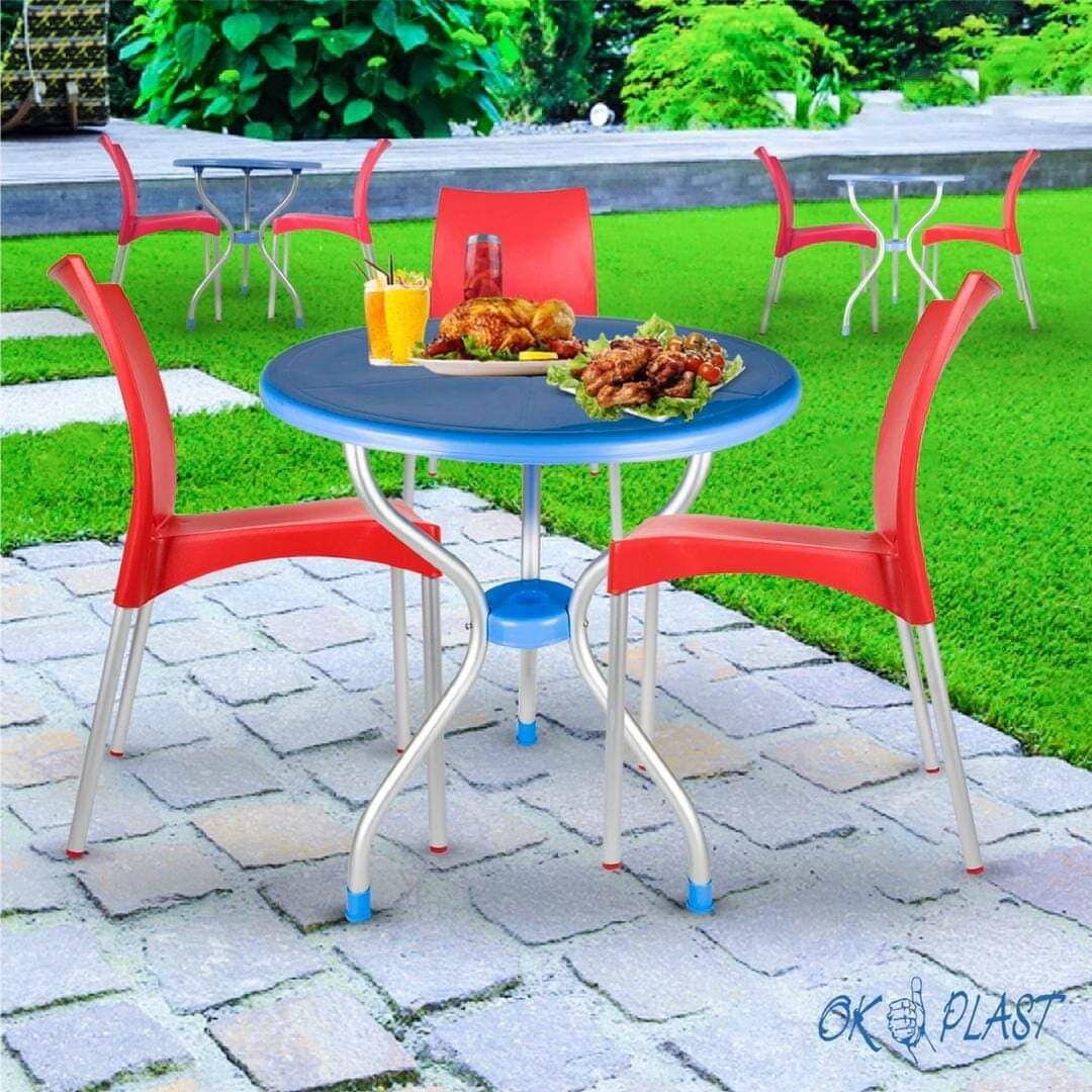 Table et chaises à manger