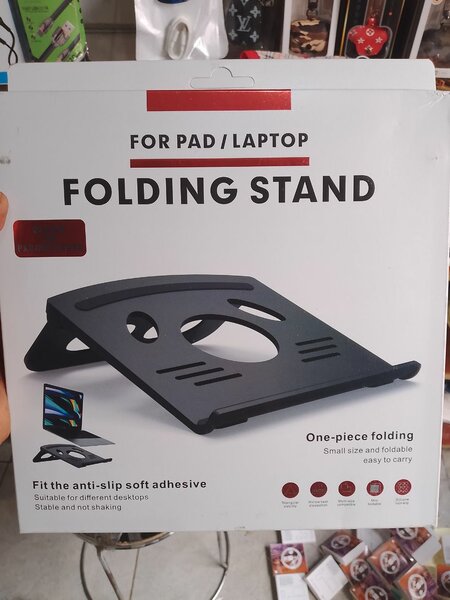 Laptop stand