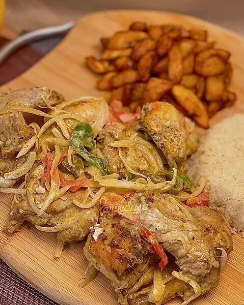 Poulet sauté avec alloco