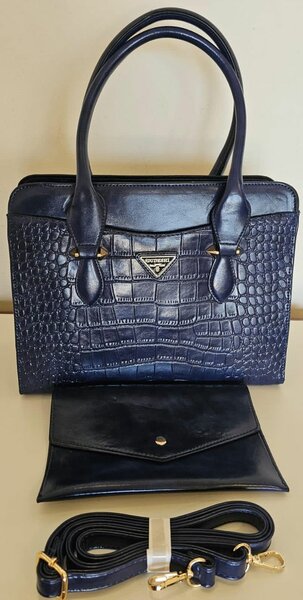 Women hand bag and pause