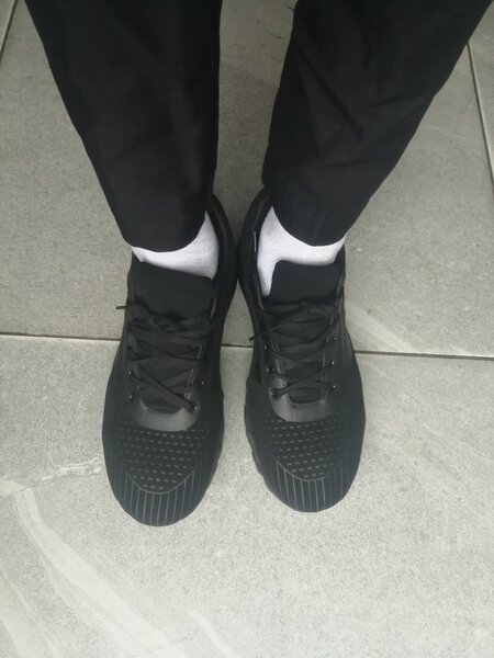 Baskets noires confortables