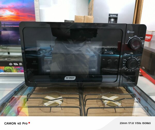 Micro-ondes compact moderne