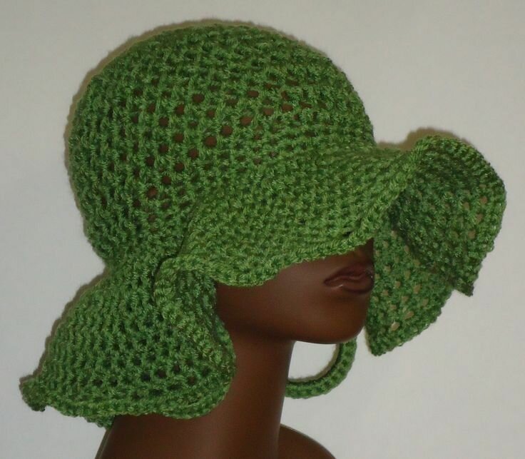 Crochet hat & earrings set