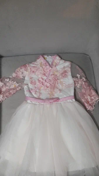 Robe fille en dentelle rose