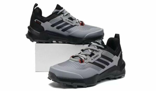 Chaussures de randonnée homme robustes