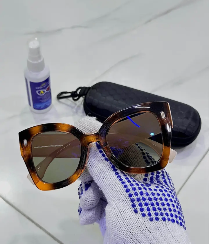 Lunettes de soleil stylées