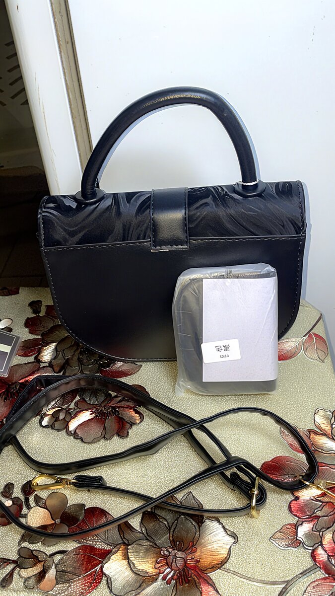 Sac à main noir élégant