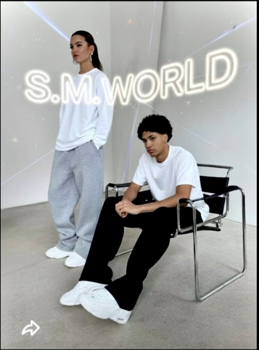S.M.WORLD