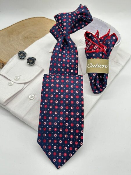 Flying tie with pocket square