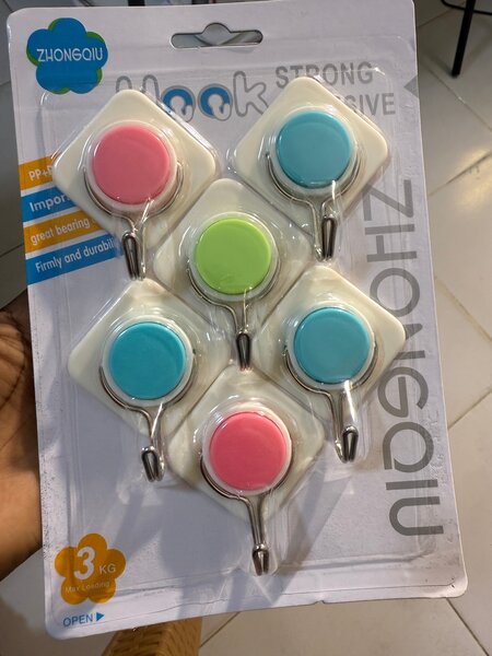 Crochets adhésifs colorés 3kg