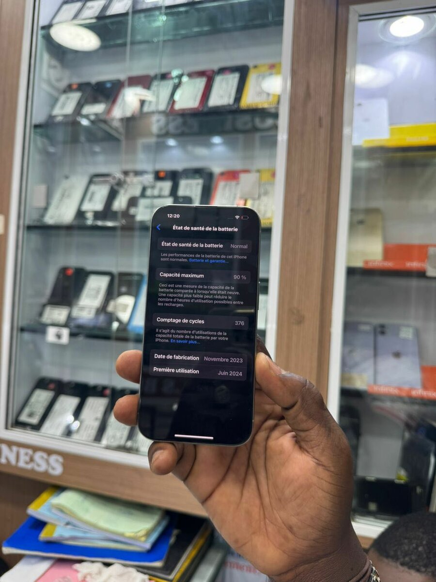 15 pro 128giga juste larrière