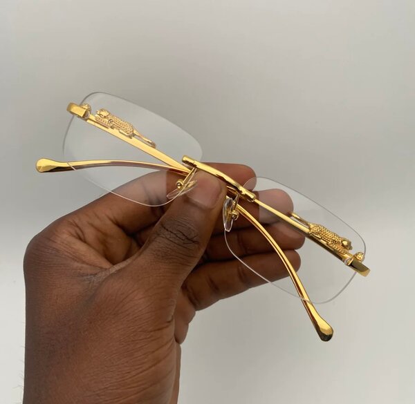 Lunettes de vue dorées élégantes