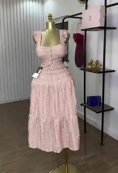 Robe midi élégante plissée