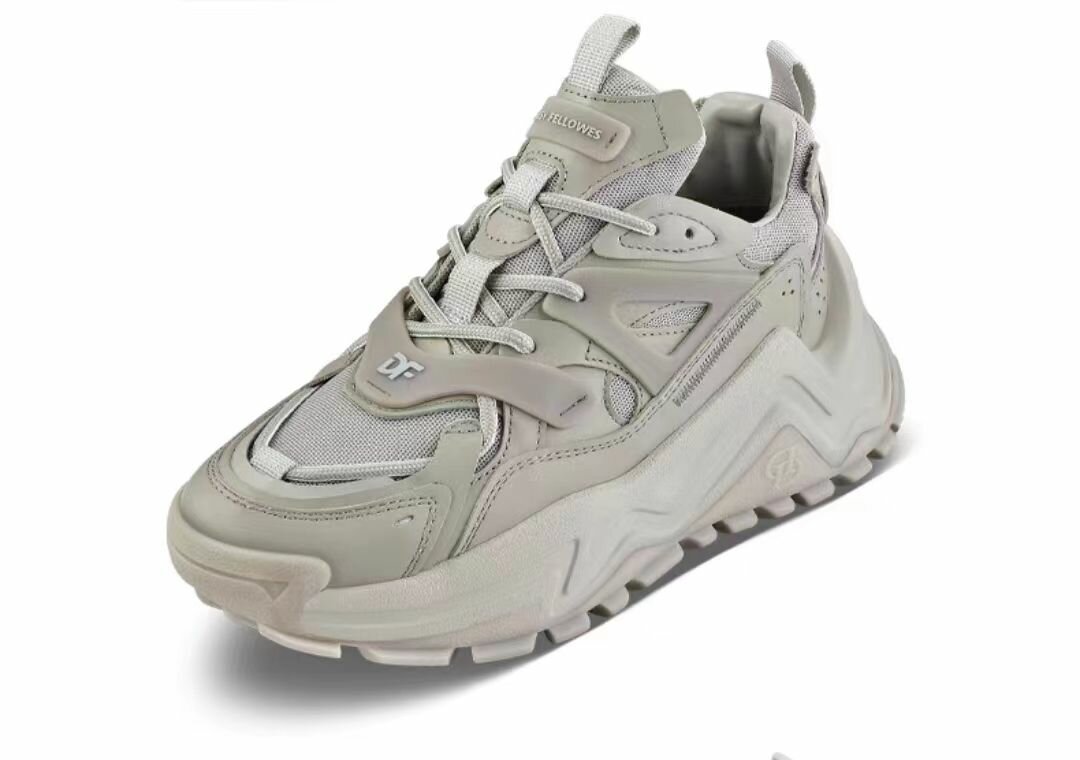 Daisy fellowes sneakers