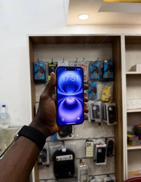 iPhone 16simple Bleu 128 Go