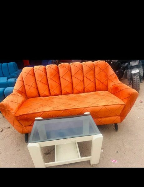 Ensemble canapé et poufs design en velours