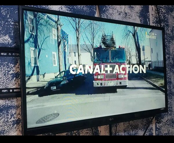 TV mural support fixe