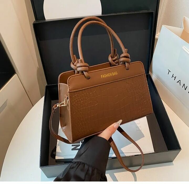 Sac à main marron élégant