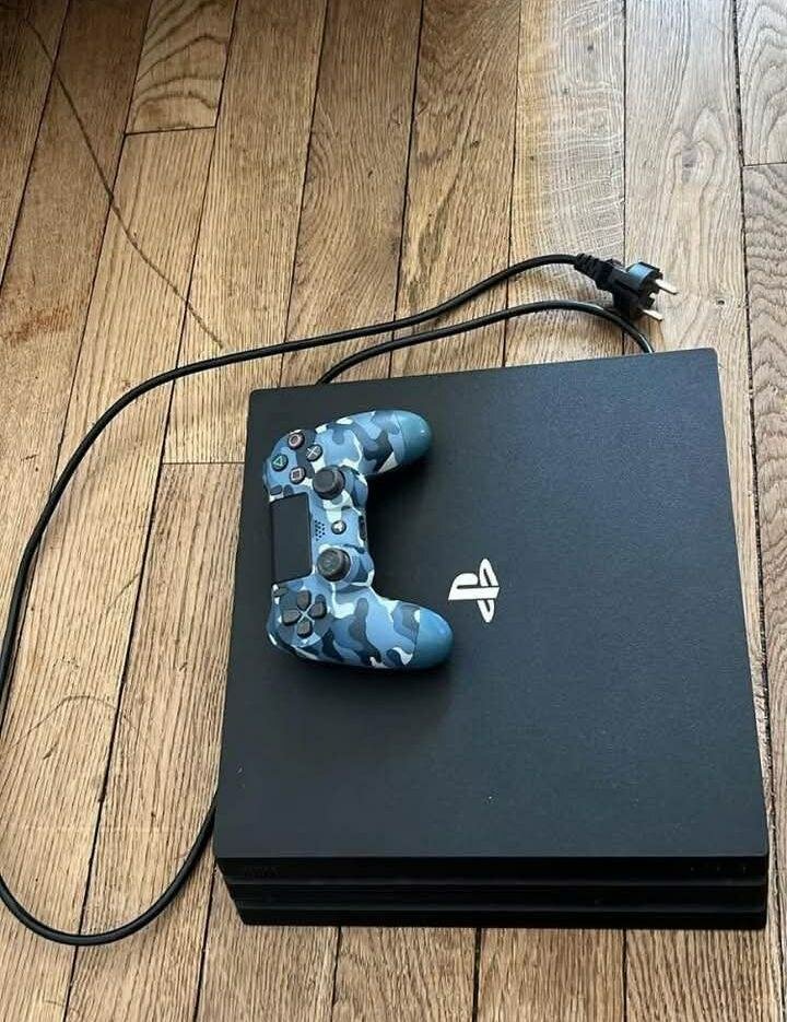 Console PS4 Pro avec manette