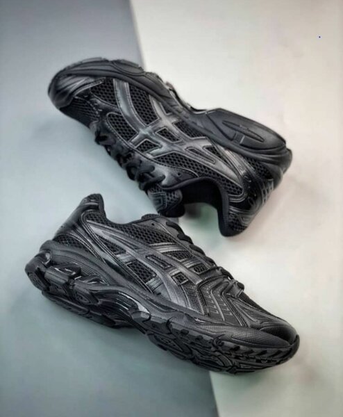 Sneakers de sport noirs élégants