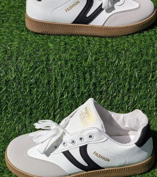 Ladies' light sneakers