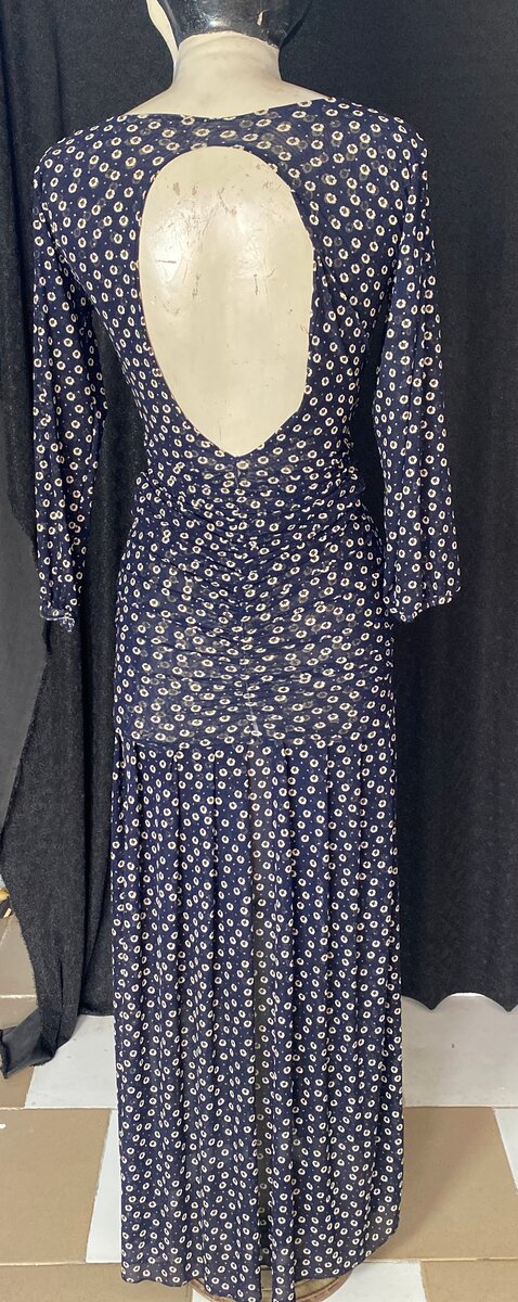 Robe longue à dos ouvert