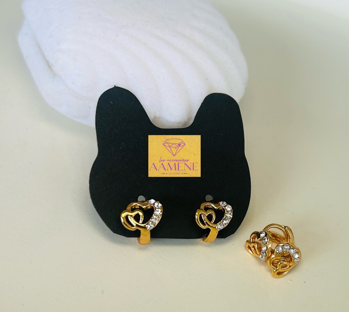 Boucles d'oreilles dorées élégantes