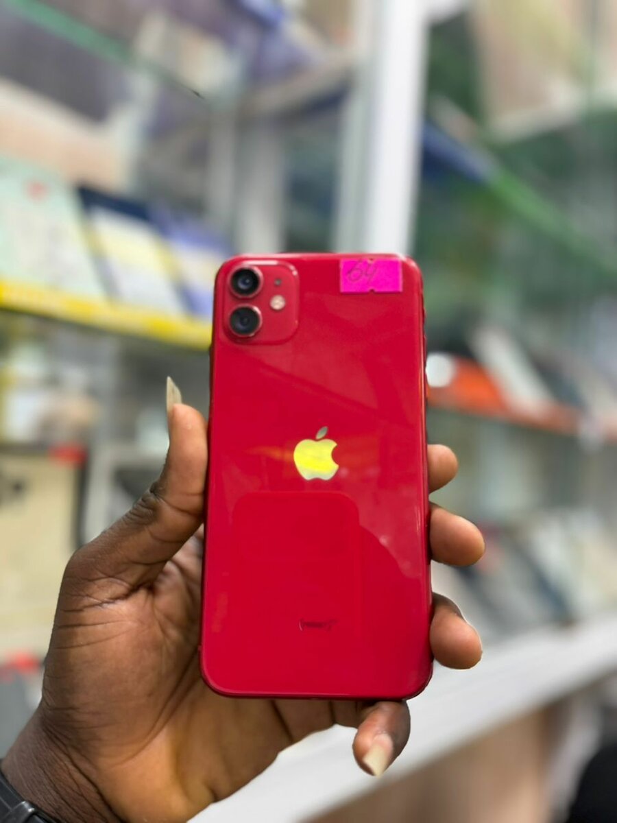 iPhone 11 64Go 2nd main